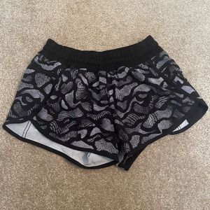 Lululemon shorts *rare design*